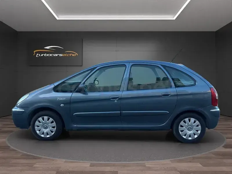 Usado Citroën Xsara Picasso Exclusive 110 CV (80 kW) 2008 Gris / plata Monovolumen