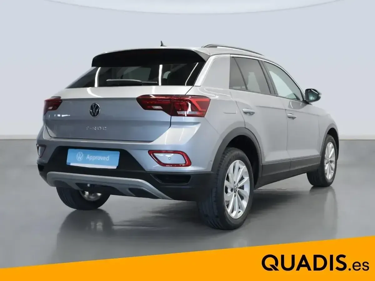 Usado VW T-Roc Life 110 CV (80 kW) 2022 Gris SUV