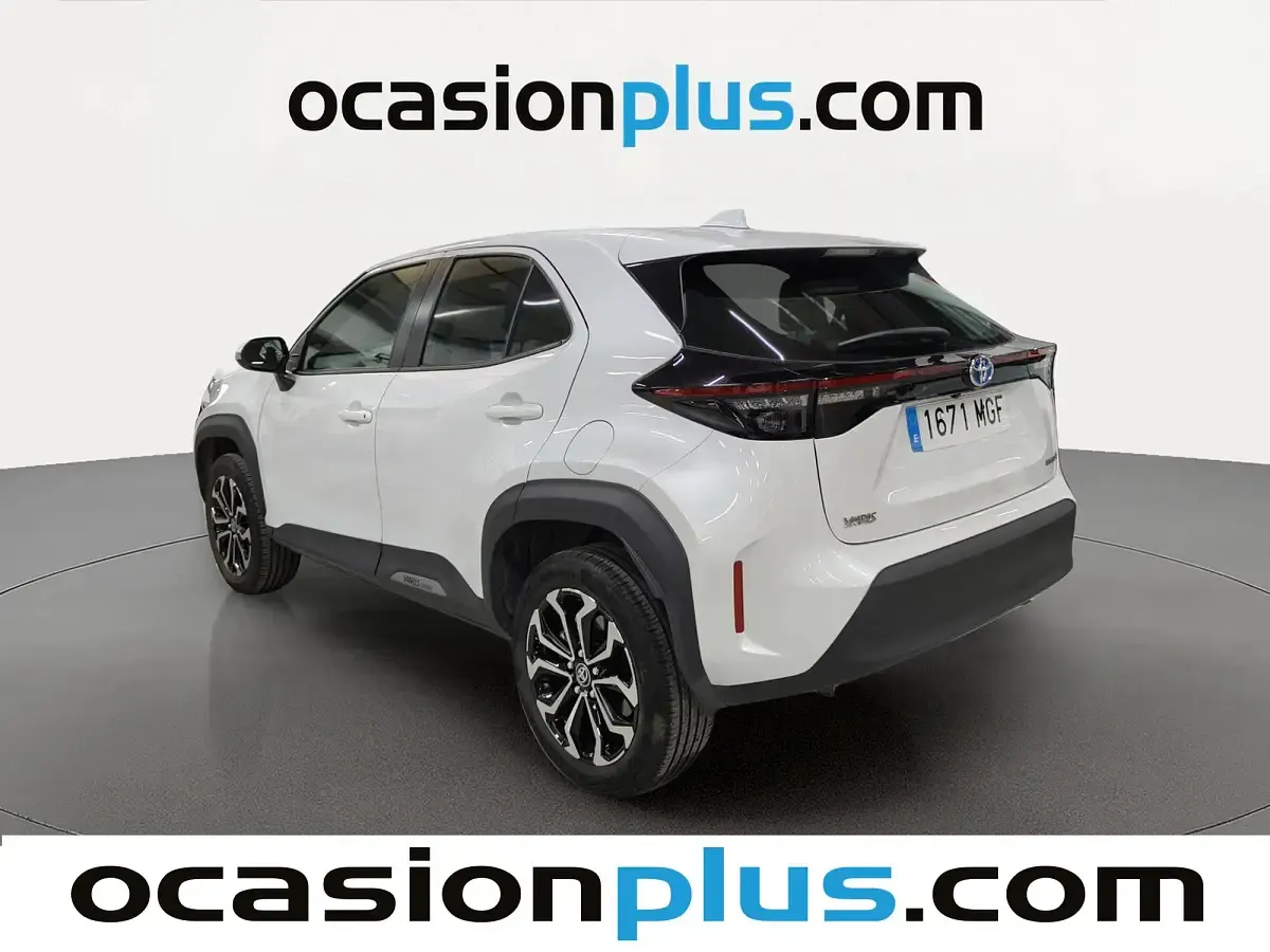 Usado Toyota Yaris Cross Active 116 CV (85 kW) 2023 Blanco SUV