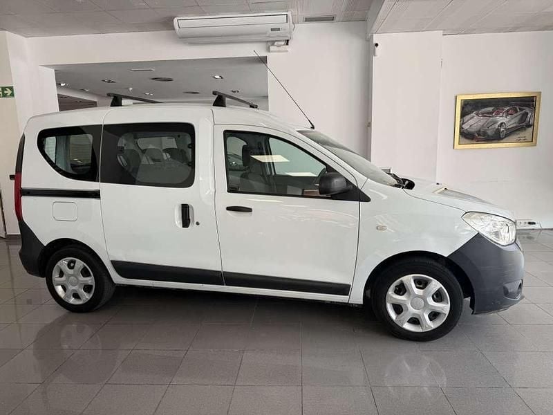 Usado Dacia Dokker Ambiance 75 CV (55 kW) 2015 Blanco Monovolumen