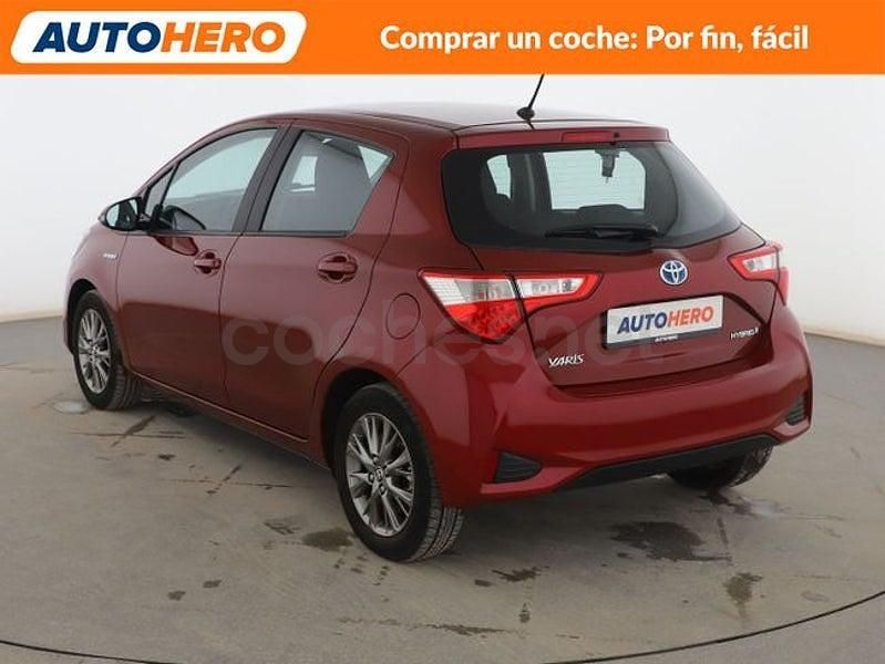 Usado Toyota Yaris Hybrid Active 101 CV (74 kW) 2018 Rojo Berlina