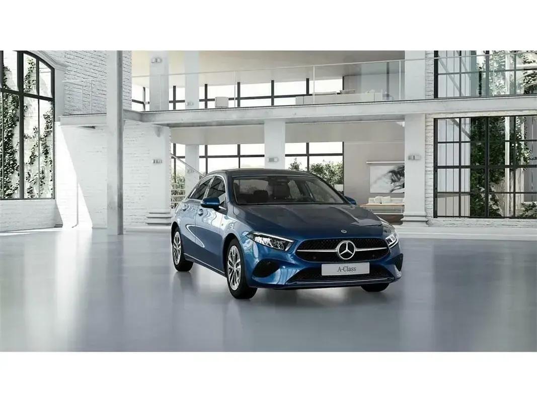 Nuevo Mercedes A250 218 CV (160 kW) 2025 Azul Berlina