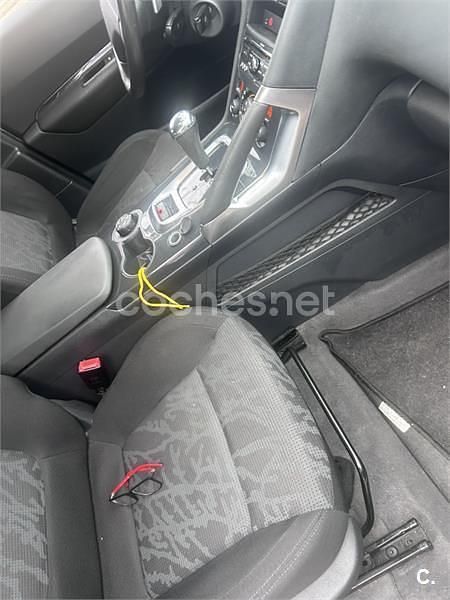 Usado Peugeot 308 SW Active 112 CV (82 kW) 2011 Gris / plata Familiar