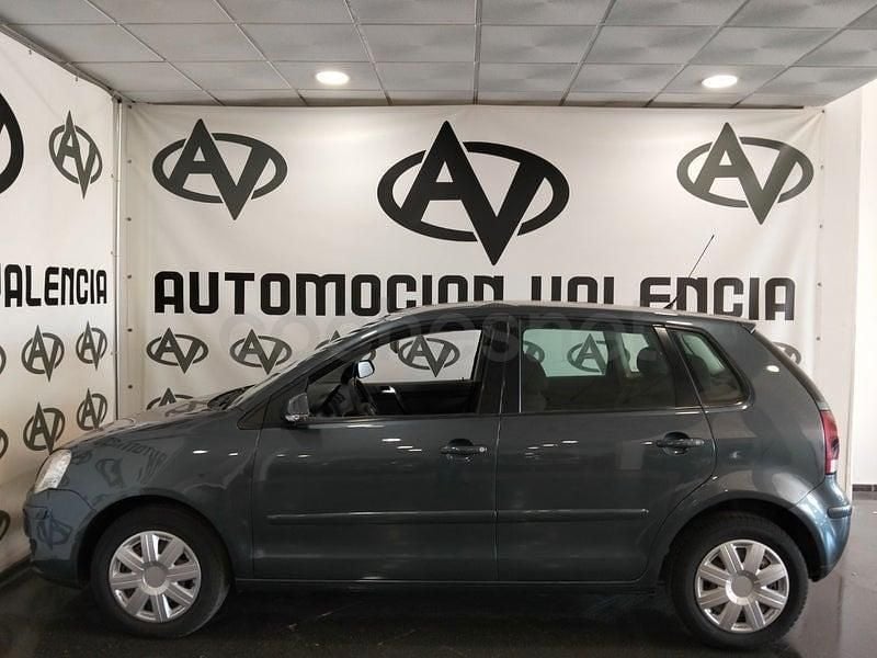 Usado VW Polo United 70 CV (51 kW) 2009 Gris / plata Utilitario