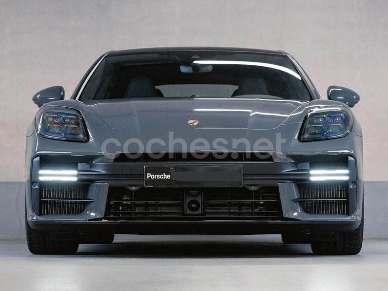 Gris / plata Usado 2024 Porsche Panamera GTS Berlina | 182.900 € - Imagen 1/4