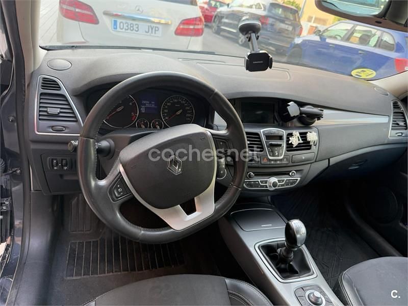Usado Renault Laguna III GT 130 CV (95 kW) 2011 Gris / plata Familiar