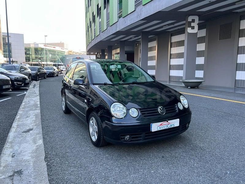 Usado VW Polo Trendline 75 CV (55 kW) 2004 Negro Utilitario