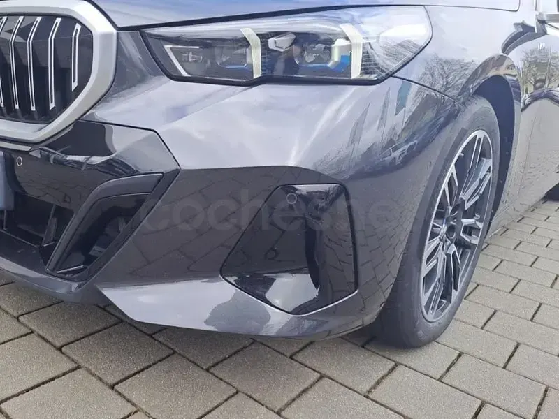 Usado BMW 520 Comfort Edition 208 CV (152 kW) 2025 Gris / plata Berlina