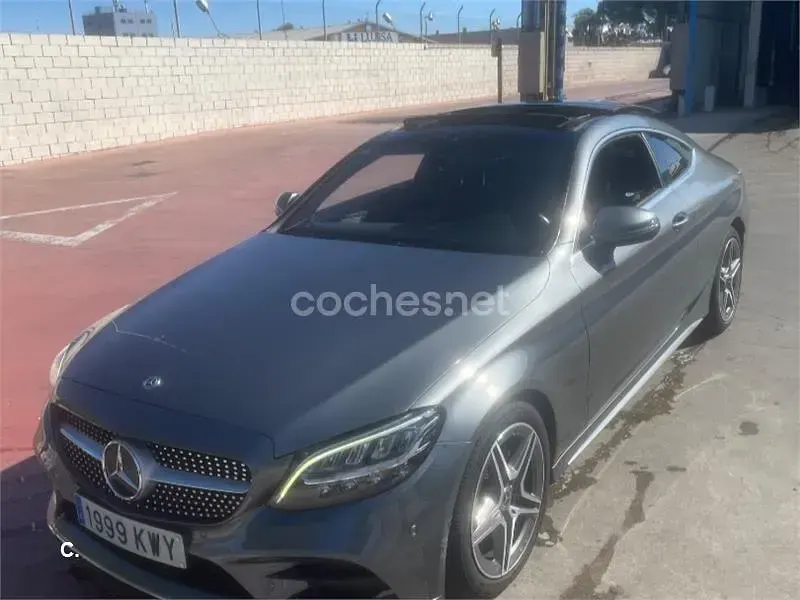 Usado Mercedes C220 194 CV (142 kW) 2019 Gris / plata Coupe