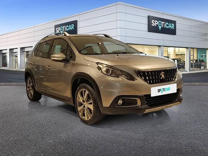 Usado Peugeot 2008 Allure 110 CV (80 kW) 2018 Gris SUV