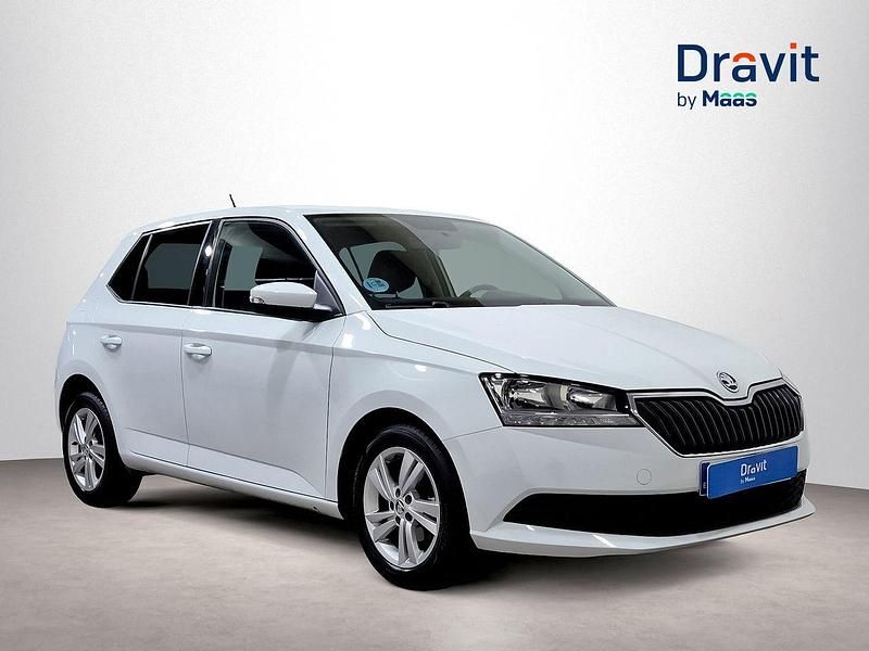 Blanco Usado 2023 Skoda Fabia Ambition Berlina | 14.990 € (Precio justo) - Imagen 1/4