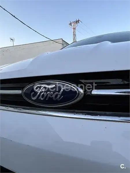 Usado Ford Kuga Titanium 140 CV (102 kW) 2013 Blanco SUV