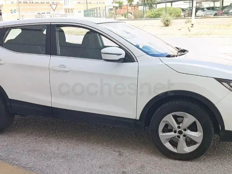 Usado Nissan Qashqai Acenta 130 CV (95 kW) 2018 Blanco SUV