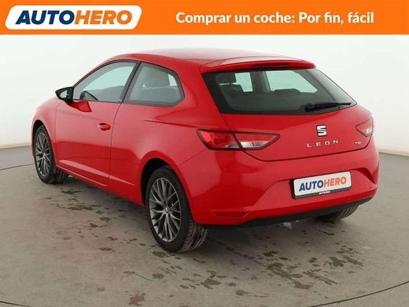 Käytetty Seat Leon I-Tech 110 HP (80 kW) 2014 Punainen Sedan