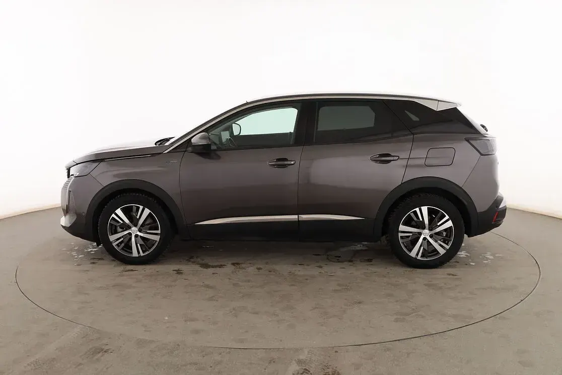 Usado Peugeot 3008 Allure 224 CV (164 kW) 2021 Gris SUV
