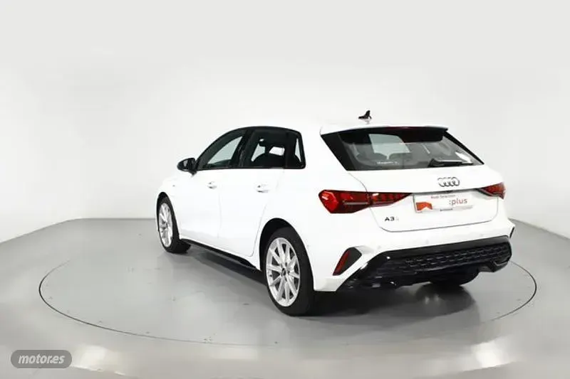 Usado Audi A3 Sportback e-tron S-Line 204 CV (150 kW) 2026 Blanco Utilitario