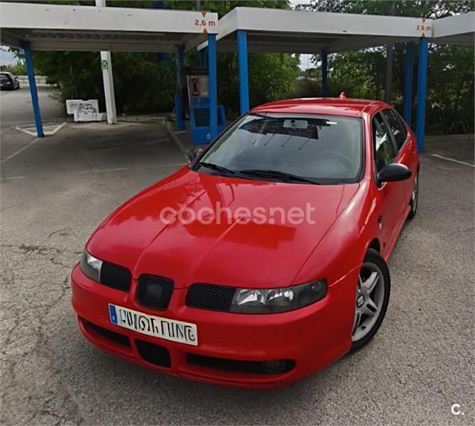 Rojo Usado 2003 Seat Leon Sport Berlina | 6700 € (Un poco caro) - Imagen 1/4