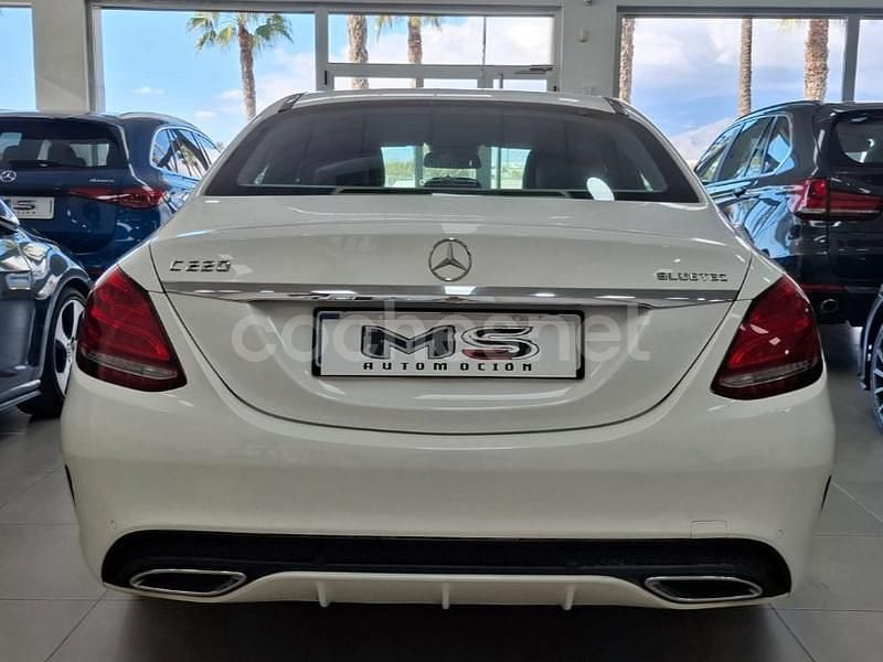 Usado Mercedes C220 AMG line 170 CV (125 kW) 2014 Blanco Berlina