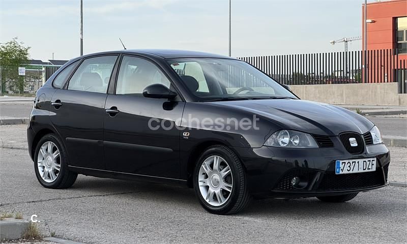 Begagnad Seat Ibiza 100 HK (73 kW) 2006 Svart Halvkombi