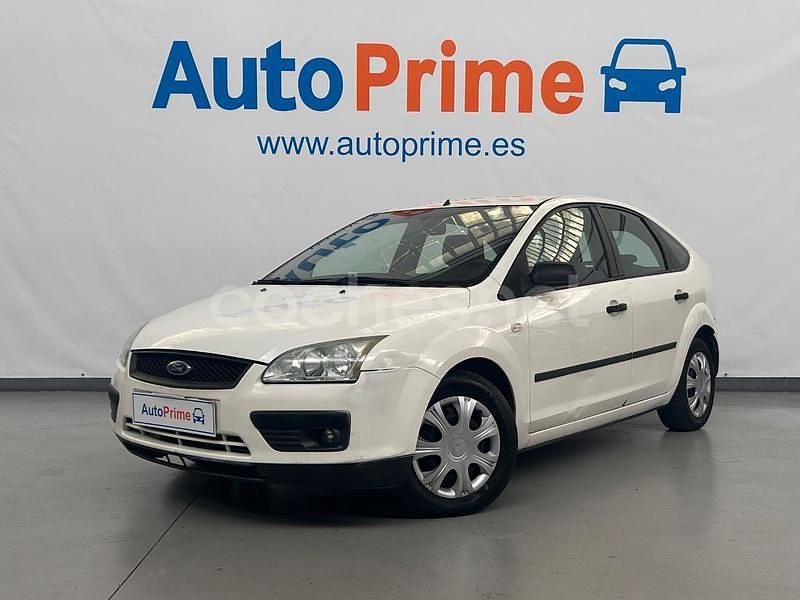 Blanco Usado 2006 Ford Focus Trend Berlina | 3470 € (Precio justo) - Imagen 1/4