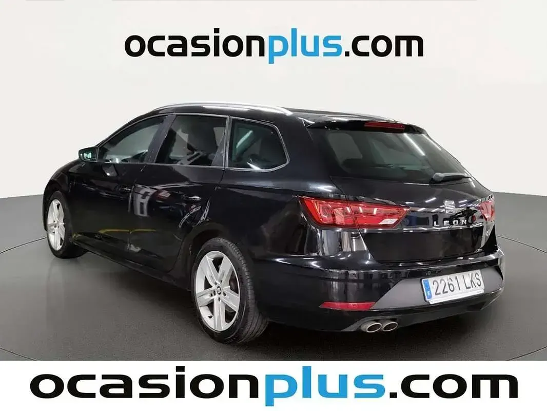 Usado Seat Leon ST FR 131 CV (96 kW) 2020 Negro Familiar