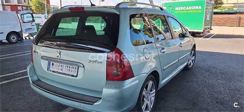 Verde Usado 2005 Peugeot 307 Familiar | 3200 € (Precio justo) - Imagen 1/4
