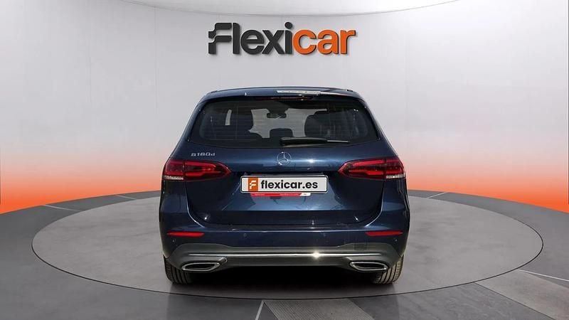 Usado Mercedes B180 117 CV (86 kW) 2019 Azul Monovolumen