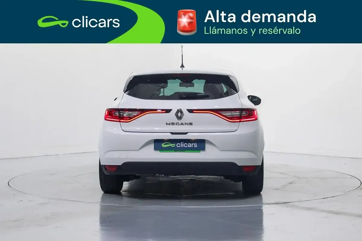 Usado Renault Mégane 130 CV (95 kW) 2018 Blanco Berlina