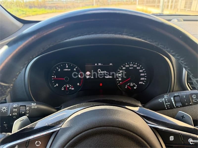 Usado Kia Sportage GT-Line 136 CV (100 kW) 2021 Gris / plata SUV