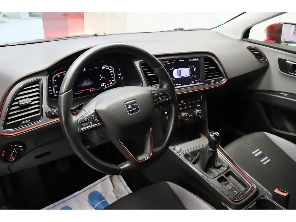 Käytetty Seat Leon Style 116 HP (85 kW) 2020 Punainen Sedan