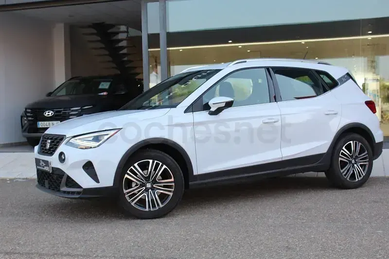 Usado Seat Arona FR 115 CV (84 kW) 2024 Blanco SUV
