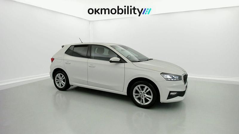 Usado Skoda Fabia Selection 80 CV (58 kW) 2024 Blanco candy Utilitario