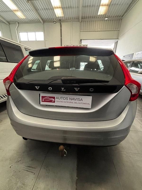 Usado Volvo V60 120 CV (88 kW) 2018 Plata Familiar