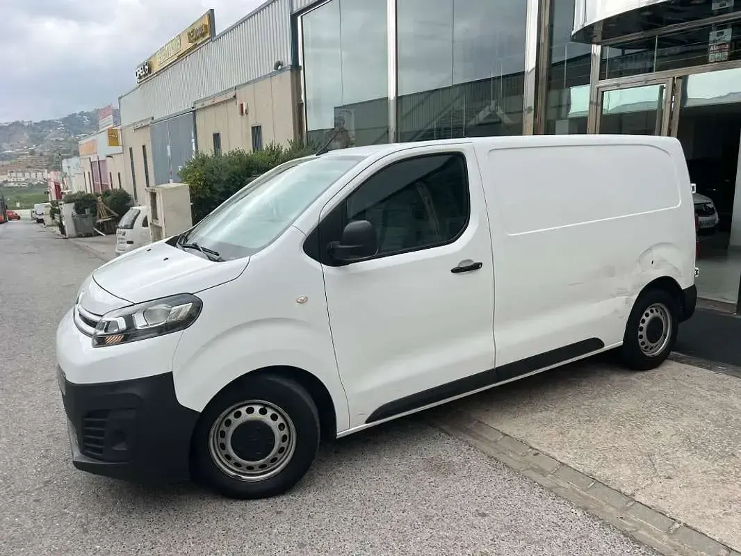 Usado Citroën Jumpy Comfort 116 CV (85 kW) 2018 Blanco Monovolumen