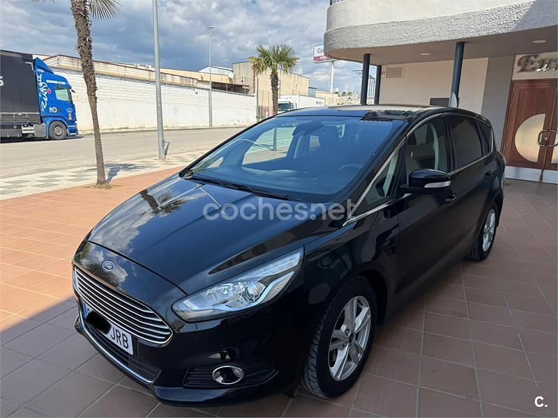 Usado Ford S-MAX Titanium 150 CV (110 kW) 2016 Negro Monovolumen