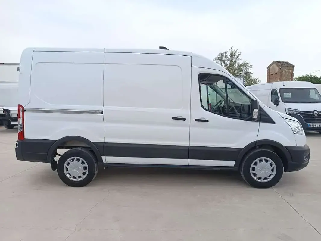 Usado Ford Transit Trend 131 CV (96 kW) 2022 Blanco Van