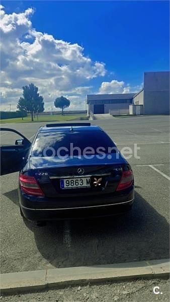 Negro Usado 2010 Mercedes C220 Berlina | 7700 € (Precio justo) - Imagen 1/4