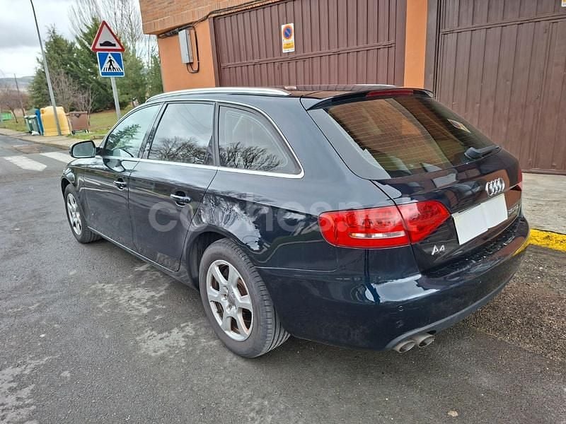 Usado Audi A4 143 CV (105 kW) 2010 Azul Familiar