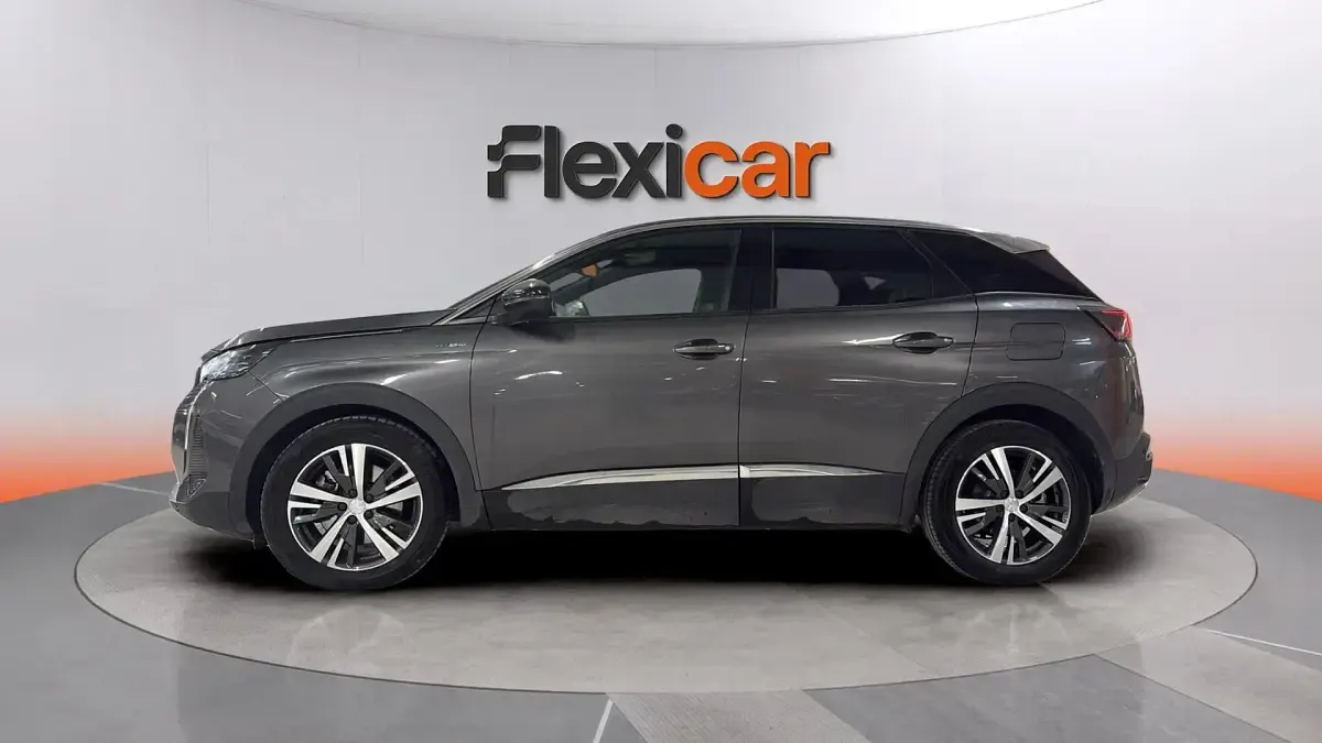 Usado Peugeot 3008 Allure 180 CV (132 kW) 2023 Gris SUV