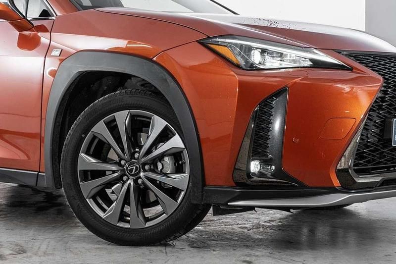 Usado Lexus UX 250h Sport Line 184 CV (135 kW) 2020 Naranja SUV