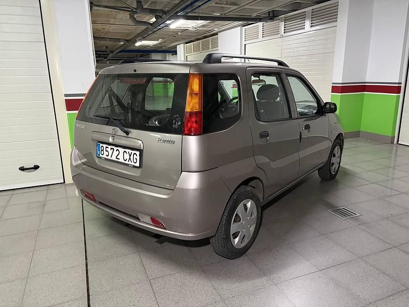 Usado Suzuki Ignis 94 CV (69 kW) 2005 Marrón Utilitario