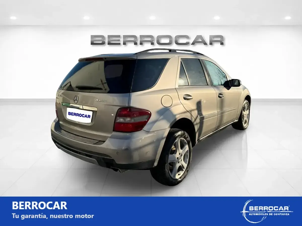 Usado Mercedes ML320 224 CV (164 kW) 2006 Gris SUV