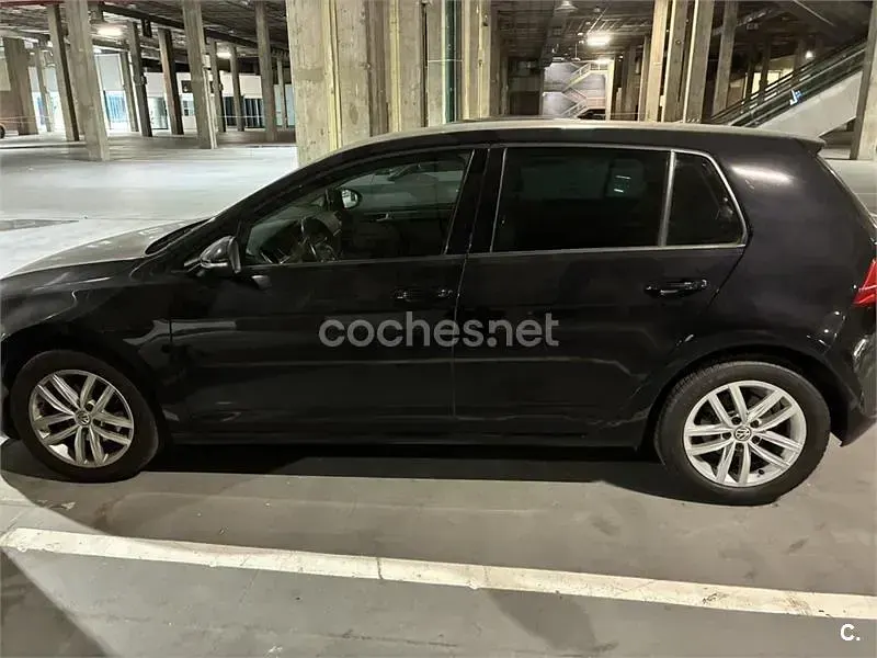 Usado VW Golf VII Advance 105 CV (77 kW) 2015 Negro Berlina