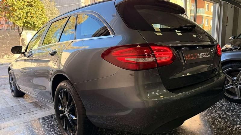 Usado Mercedes C220 170 CV (125 kW) 2017 Gris Familiar