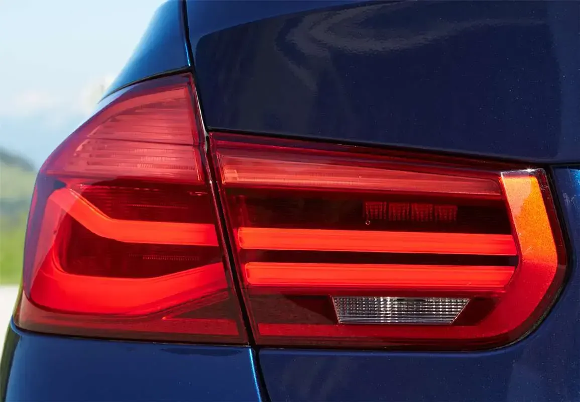 Usado BMW 318 150 CV (110 kW) 2017 Negro Berlina