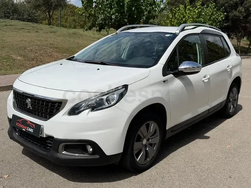 Usado Peugeot 2008 Allure 100 CV (73 kW) 2017 Blanco SUV