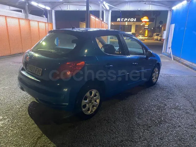 Usado Peugeot 207 110 CV (80 kW) 2007 Azul Berlina