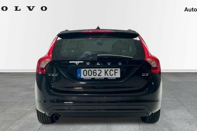 Usado Volvo V60 Momentum 150 HP (110 kW) 2017 Preto Carrinha