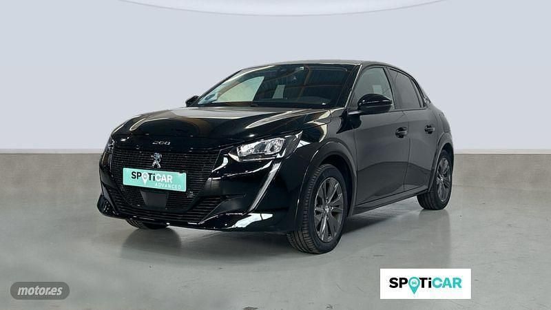 Usado Peugeot e-208 Allure 100 kW (136 CV) 2021 Negro Utilitario
