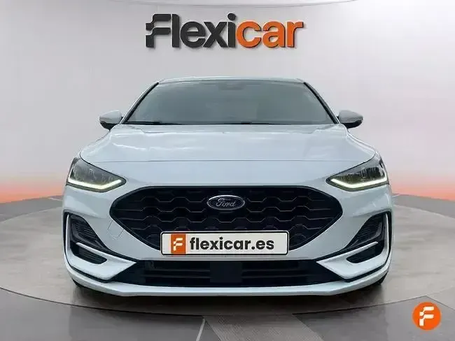 Usado Ford Focus ST-Line 155 HP (114 kW) 2023 Branco Sedan